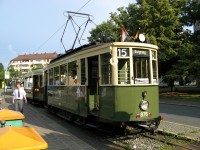 Auch an diesem Tag fand eine Sonderfahrt mit historischen Wagen statt.