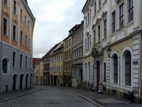Ein Blick in die H&auml;userzeile der Nei&szlig;estra&szlig;e.