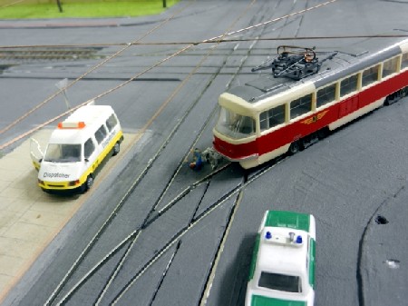 Der Radfahrer wurde von einer Stra&szlig;enbahn &uuml;berfahren.