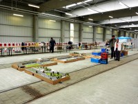 Aufbau der Anlagensegmente im Stra&szlig;enbahnhof