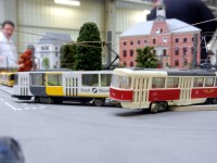 Ein liegen gebliebenen Stra&szlig;enbahnwagen wurde &uuml;bersehen.