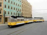 Ein typischer MAN Wagenzug wartet auf die Weiterfahrt nach Radebeul.