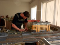 Der Fu&szlig;weg in der Jahnstra&szlig;e wird gleich mit ausgebessert.