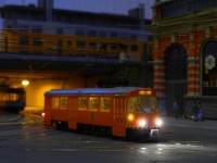 Ein Schienenschleifwagen auf vom Typ Tatra T4D am Bahnhof Mitte.