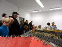 Um zehn Uhr stehen die ersten Besucher vor der T&uuml;r