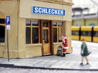 Der stand der Weihnachtsmann wohl vor verschlossenen T&uuml;ren.