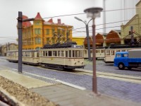 Am Vorplatz des alten Stra&szlig;enbahnhofes Mickten