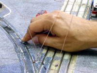 Mit dem Ohrenstäbchen wurden die Gleise gesäubert