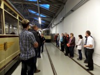 Auch im Straßenbahnmuseum wurde durch die Halle geführt.