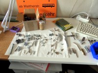Fein s&auml;uberlich wurden die Schrauben sortiert.