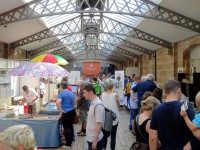 Viele Händler boten ihre Waren feil.