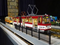 Ein Hingucker im großen Maßstab: Öffnende und schließende Türen