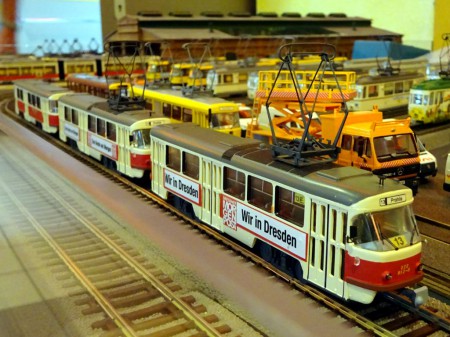 Eine großartige Parade Dresdner Fahrzeuge von S. Jöhrens.