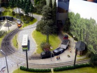 Neben der Straßenbahn gab es funkferngesteuerten Busbetrieb.