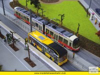 Treffen von Bus und Bahn am Riegelplatz.