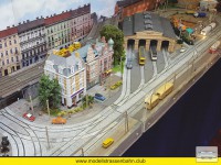 Kleine Stra&szlig;enbahn ganz gro&szlig;