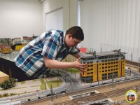 Die Geb&auml;ude zum Bahnhof Mitte werden aufgestellt