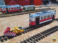 Gro&szlig;e und kleine Tatra-Stra&szlig;enbahnmodelle