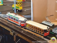 Gro&szlig;e und kleine Tatra-Stra&szlig;enbahnmodelle