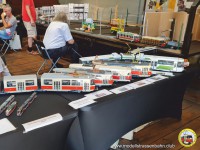 Gro&szlig;e und kleine Tatra-Stra&szlig;enbahnmodelle