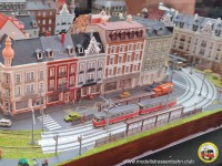 Gro&szlig;e und kleine Tatra-Stra&szlig;enbahnmodelle