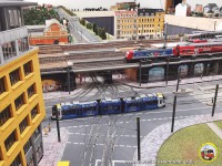 Stra&szlig;enbahn und Eisenbahn am Bf. Mitte